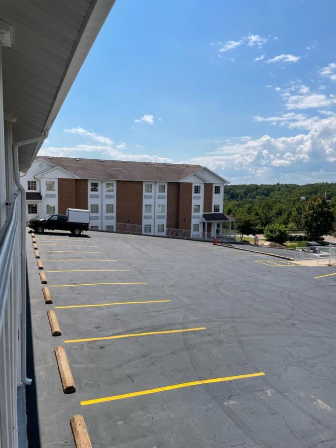 Schmidt'S Creek Hotel Osage Beach Exterior photo
