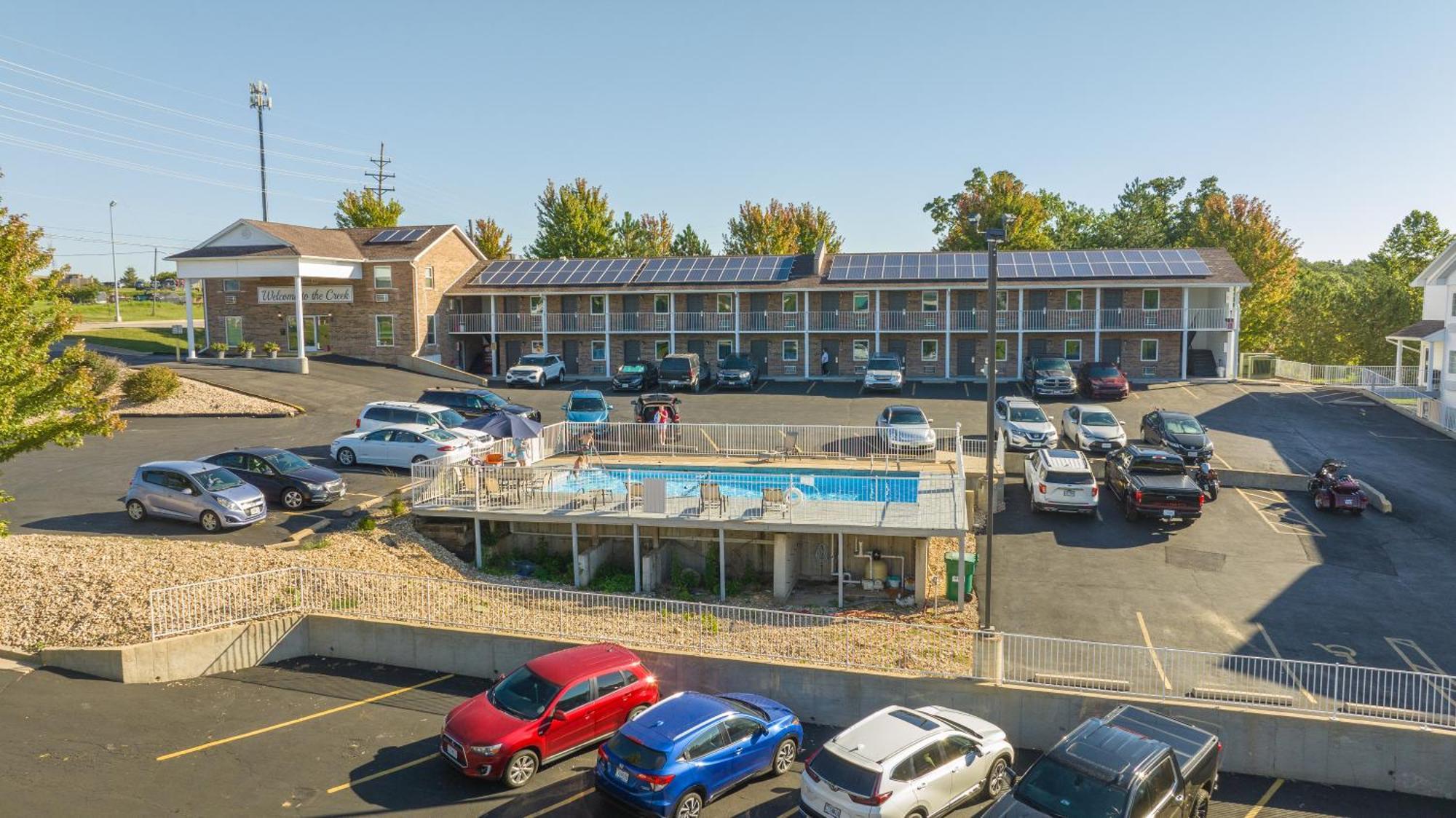 Schmidt'S Creek Hotel Osage Beach Exterior photo